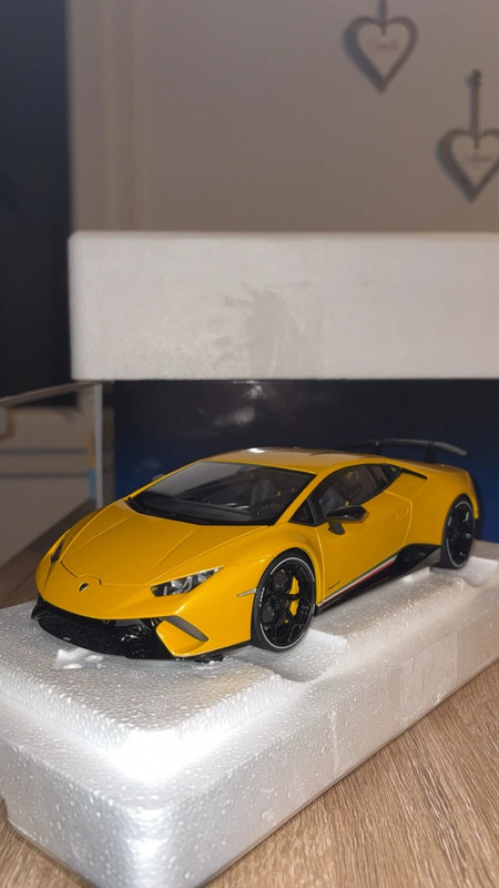 Autoart lamborghini huracan perf 1/18
