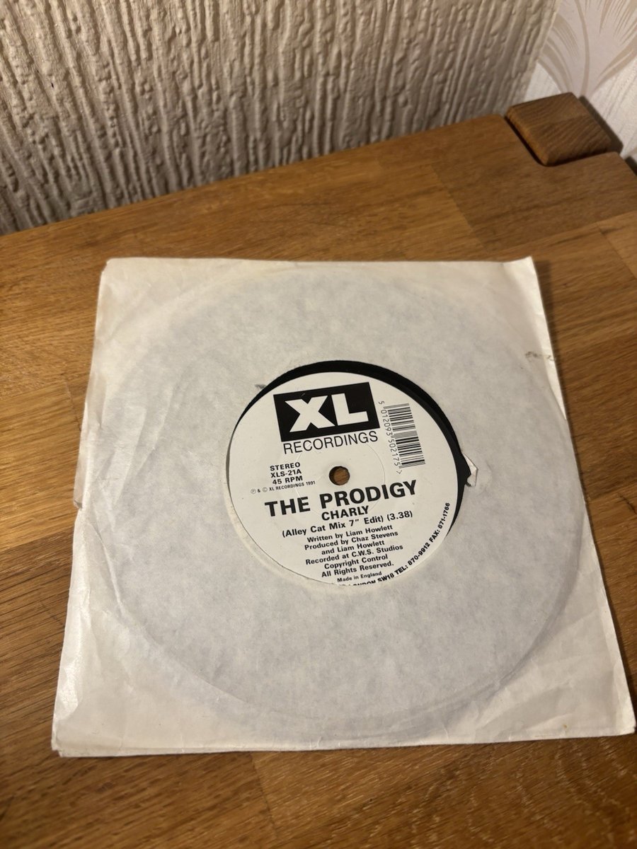 The Prodigy –45 RPM  Charly (Alley Cat Mix) / Charly (Original Mix) - 1991 7"