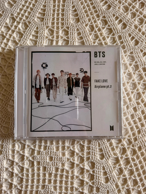 BTS - Fake Love/ Airplane pt.2 - Japanese CD