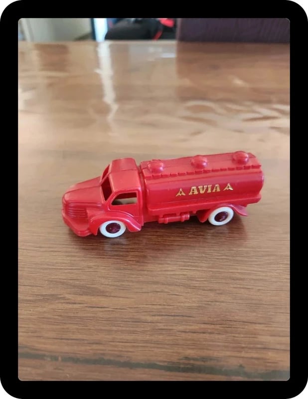 Camion rouge berlier avia GLR bourbon rouge de collection