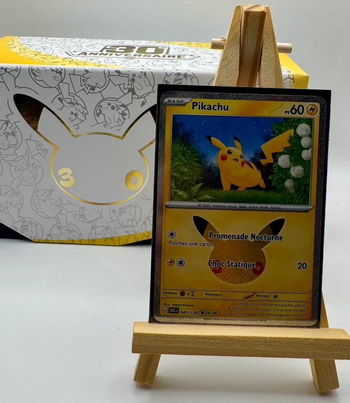 Carte Pokémon 30 ans Pikachu