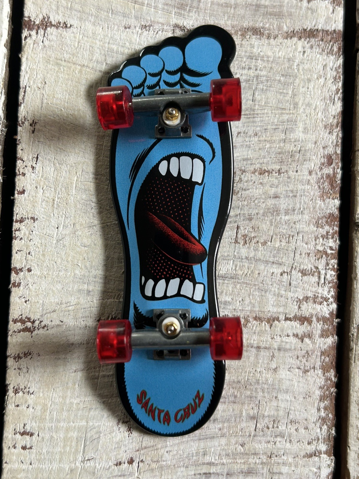 Santa Cruz Screaming Foot Tech Deck Shaped Cruiser 96mm Fingerboard Skateboard 