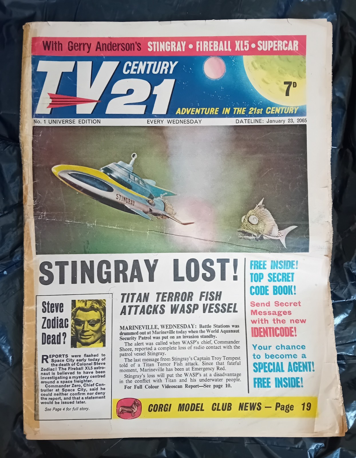 TV Century 21 comic #1 (23/01/1965) + Identicode free gift. Cover poor, o/w VG-