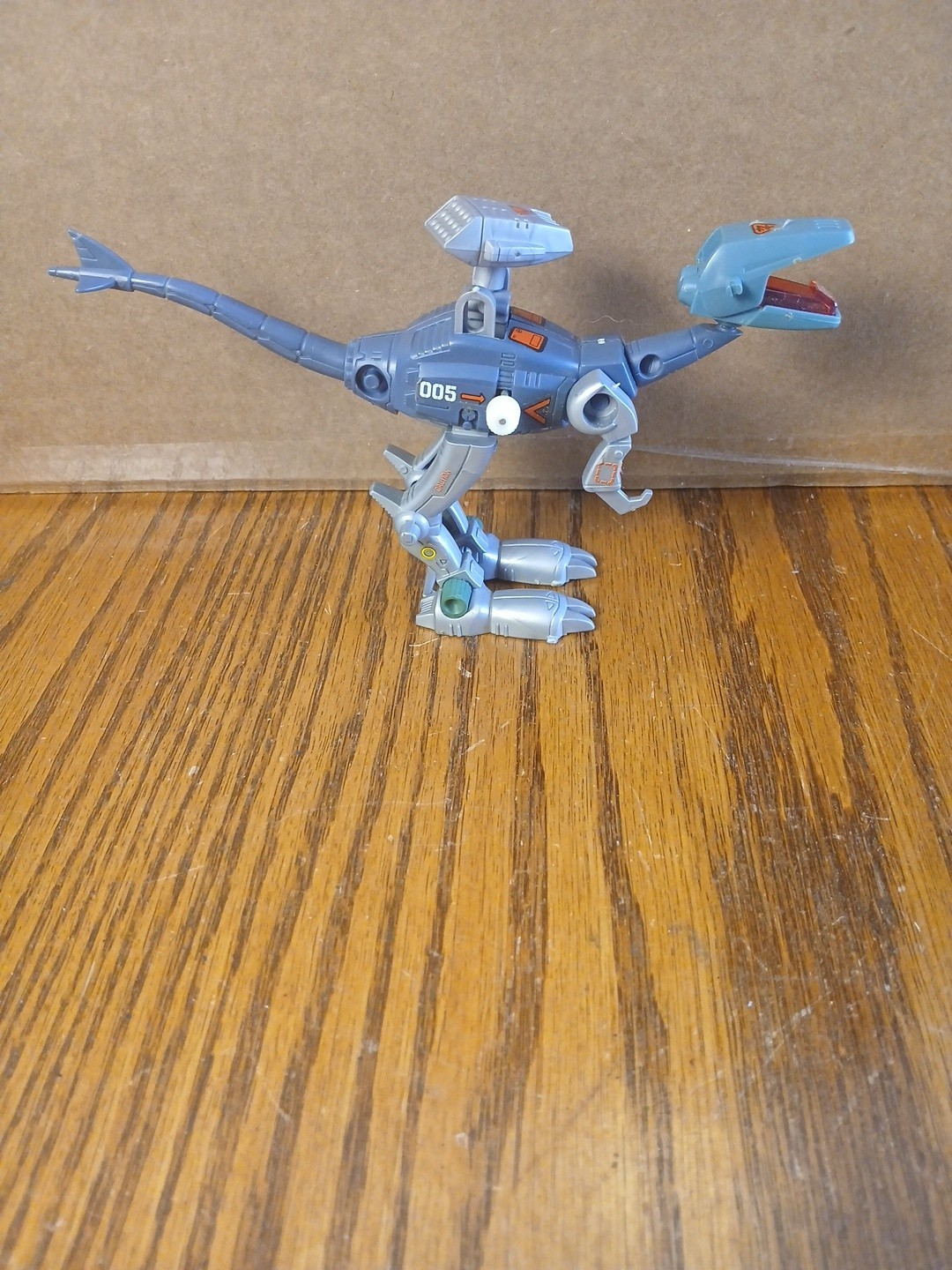 Robo Strux Runna Modello 1985 Leggi