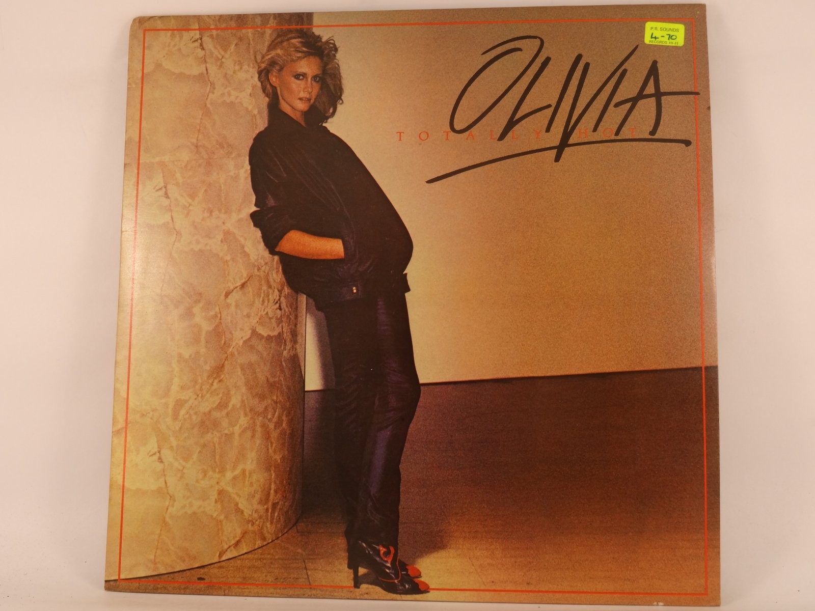 OLIVIA NEWTON JOHN TOTALLY HOT (436) LP EMI