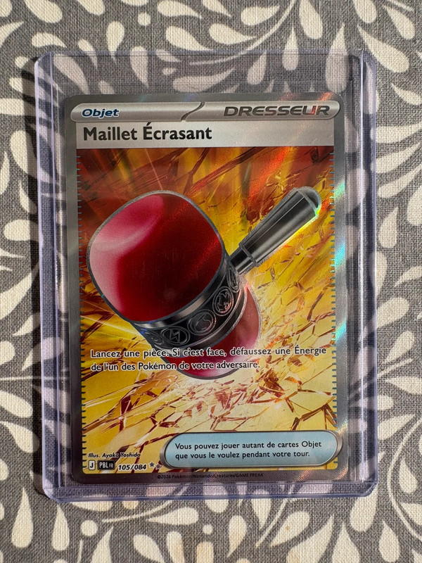 [FR] Maillet Écrasant 105/084 Rare Gold Full Art – Nuit Noire ME05 Pitch Black