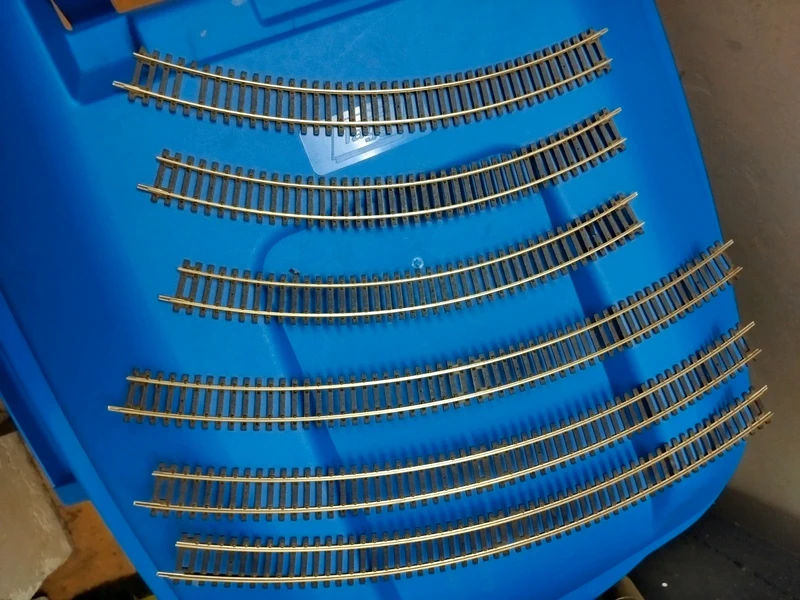 Vias curvas de electrotren