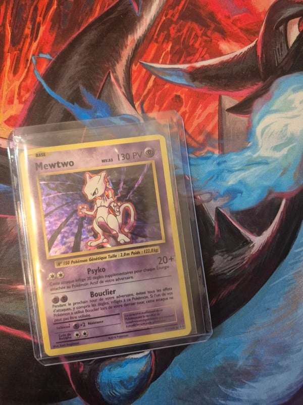 Carte pokemon Mewtwo HOLO