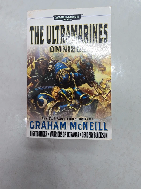 Boek The ultramarines omnibus