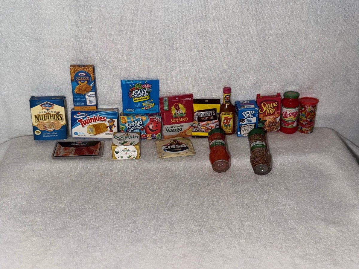 17 Zuru Mini Brands Candy Food Koolaid Jammers Twinkies usato in buone condizioni