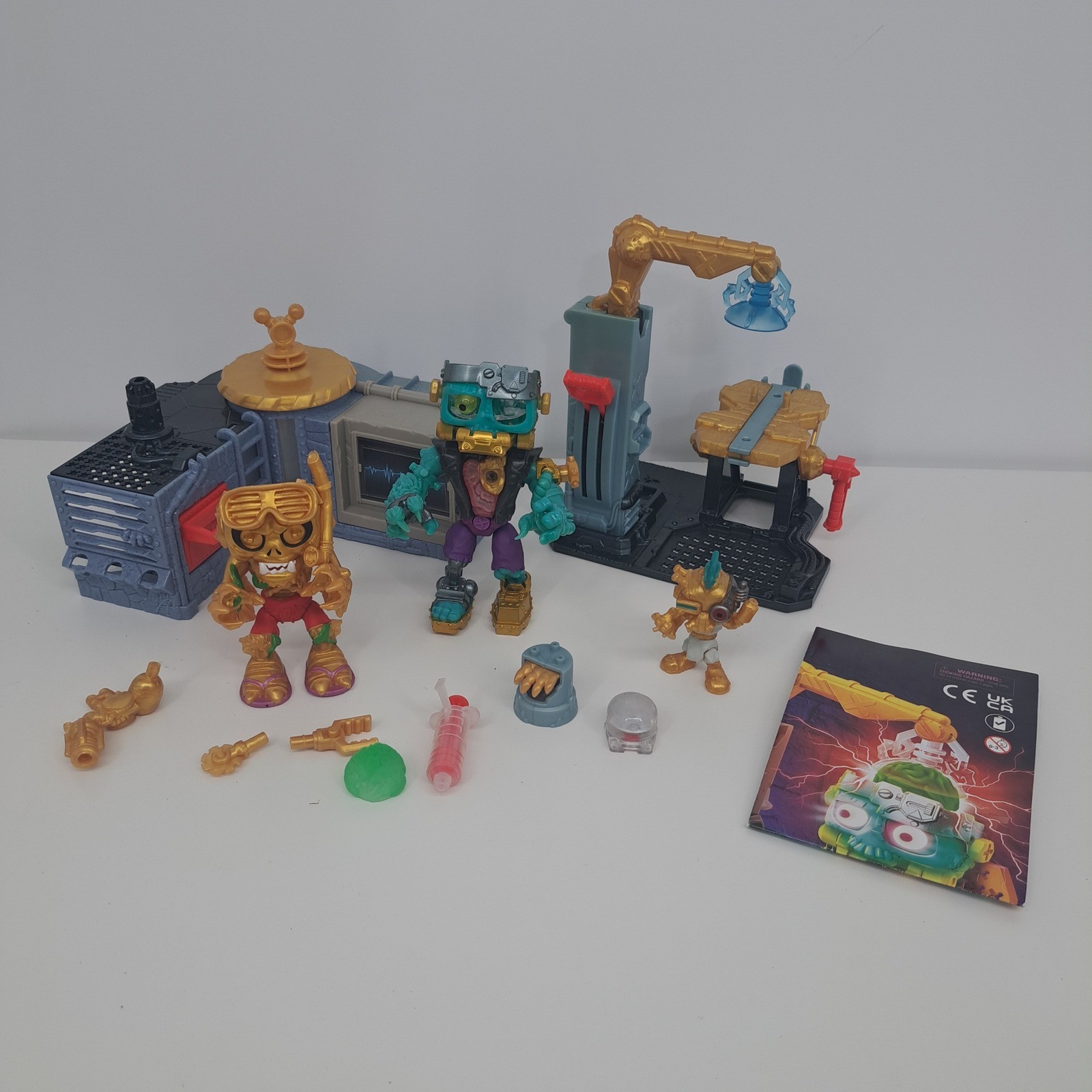 Moose Toys Treasure X Monster Gold Mega Monster Lab Playset Figures Accessories