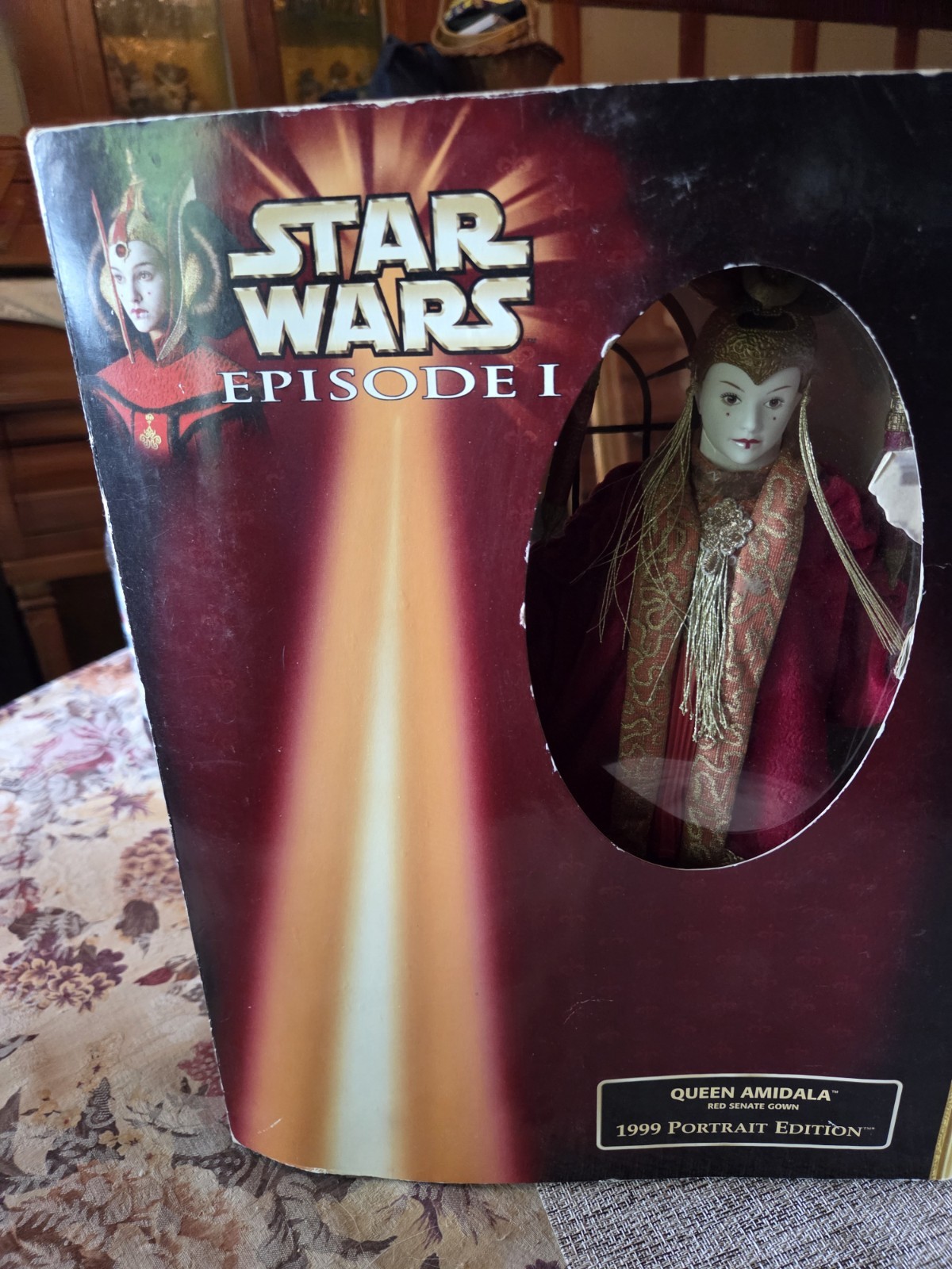 BAMBOLA REGINA AMIDALA NUOVA CON SCATOLA VINTAGE 1998 STAR WARS EPISODIO 1 CON ABITO ROSSO SENATO