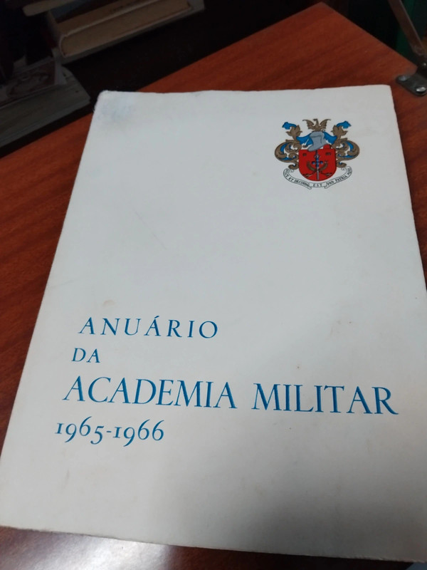 Livro Anuário da academia militar