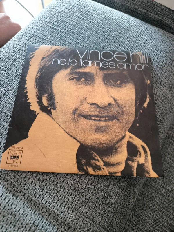 Single Vince Hill
