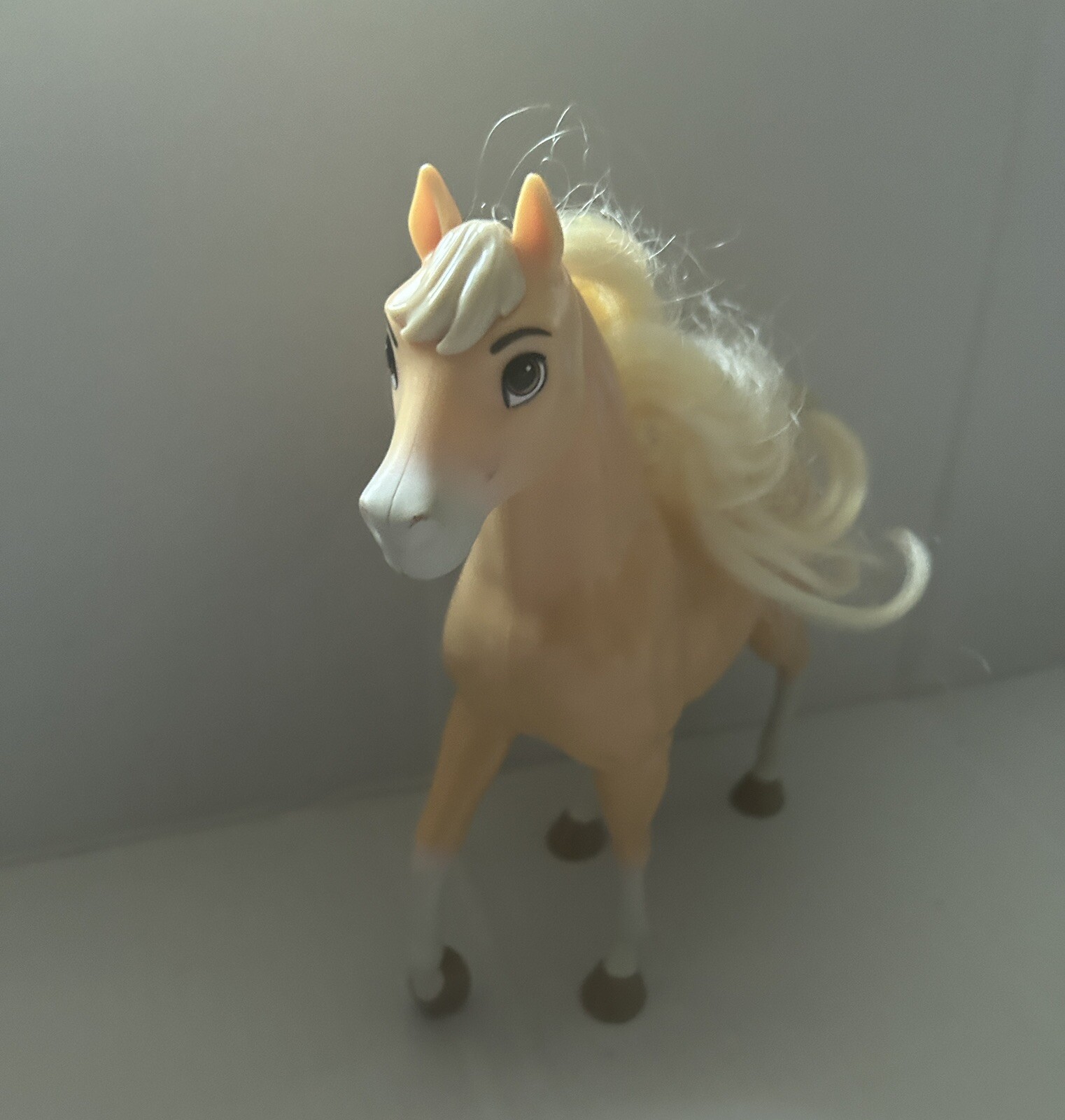 Mattel Spirit Untamed Chica Linda Horse Toy Figure Brushable Mane